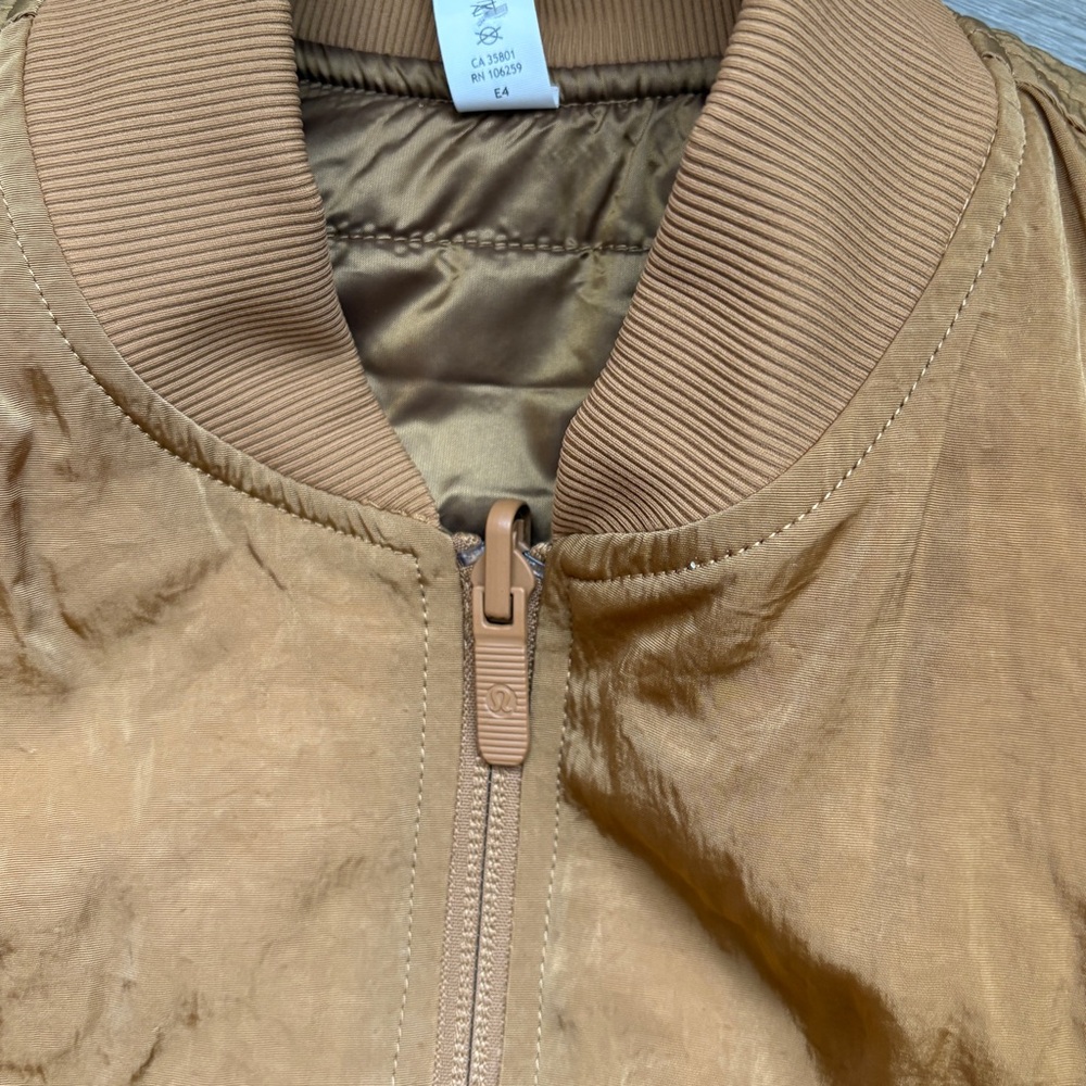 Lululemon Non-Stop Reversible Bomber Vest Bold Beige - Picture 9 of 9